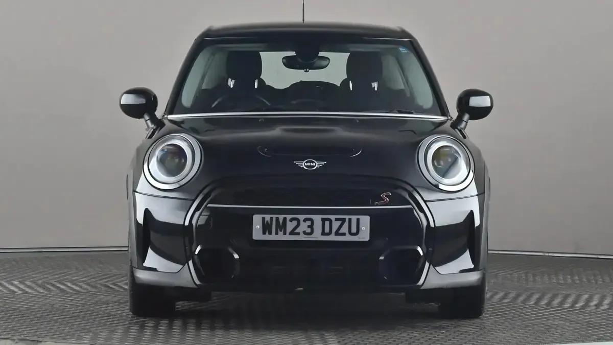Second-hand Mini Cooper S Classic 178 CP (130 kW) 2023 Negru Hatchback