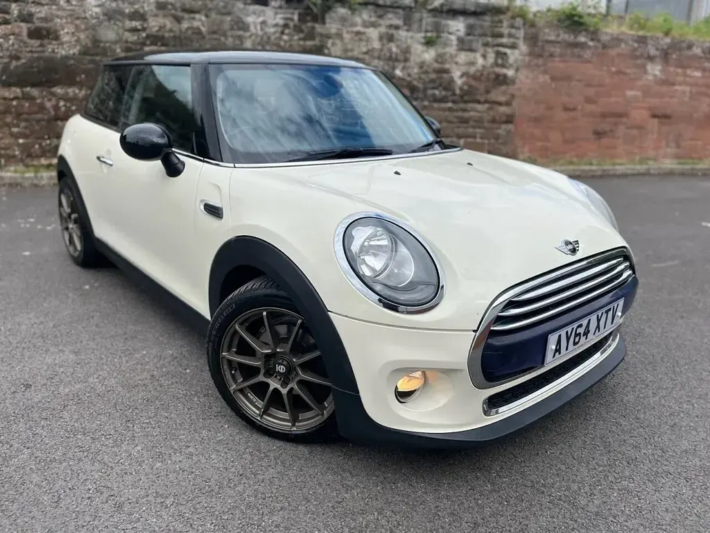 Used Mini Cooper D Hatch 116 HP (85 kW) 2014 White Hatchback