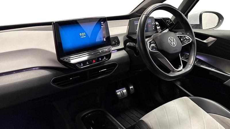 Used VW ID.3 Pro Performance 150 kW (204 HP) 2022 Glacier white metallic black Hatchback