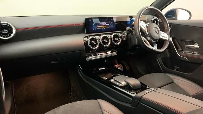 Used Mercedes A180 Executive 134 HP (98 kW) 2020 Blue Hatchback