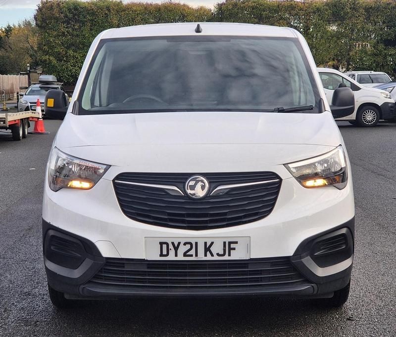Used Vauxhall Combo 100 HP (73 kW) 2021 White Van