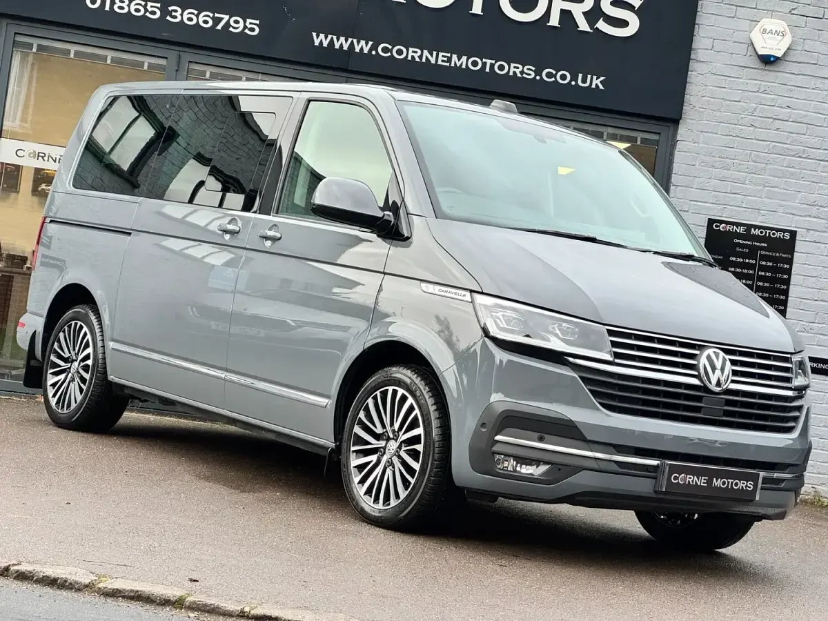 Used VW Caravelle Executive 204 HP (150 kW) 2021 Grey Van