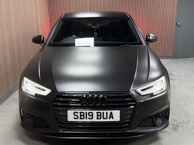 Begagnad Audi A4 Black Edition 150 HK (110 kW) 2019 Svart Sedan