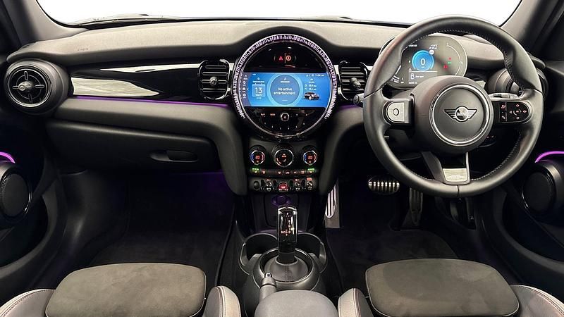 Used Mini Cooper Hatch 134 HP (98 kW) 2023 Black Hatchback