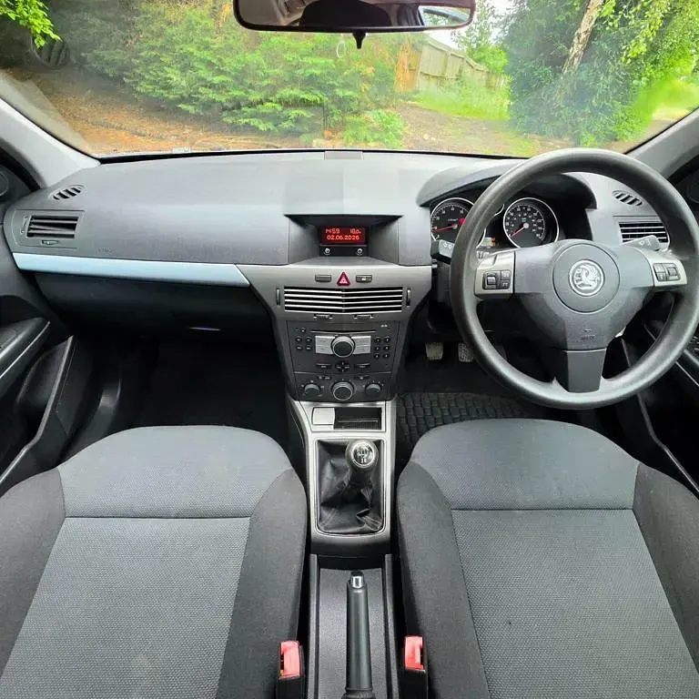 Used Vauxhall Astra Club 2006 Silver Hatchback