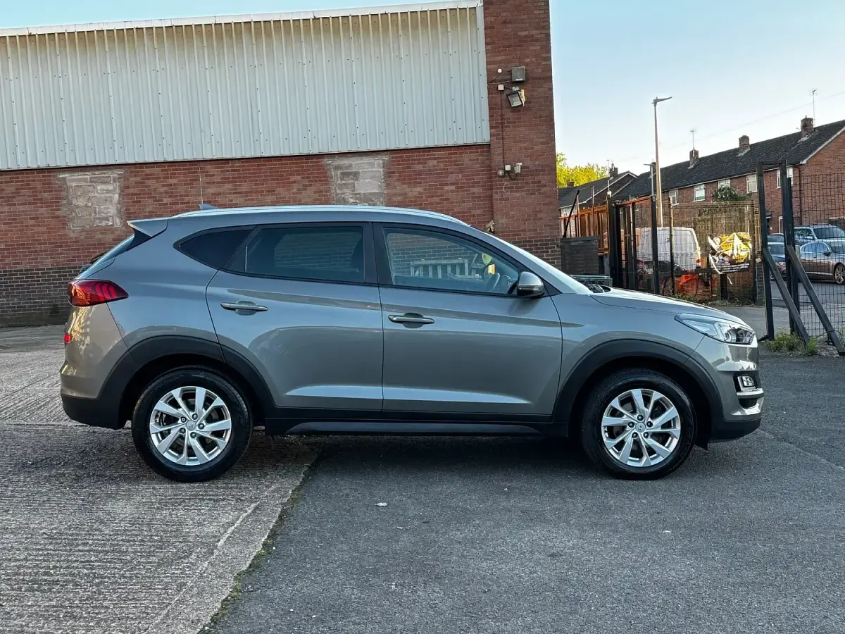 Used Hyundai Tucson SE 177 HP (130 kW) 2019 Grey SUV