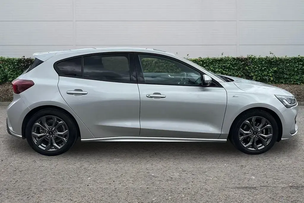 Usado Ford Focus ST-Line 2022 Prateado Citadino