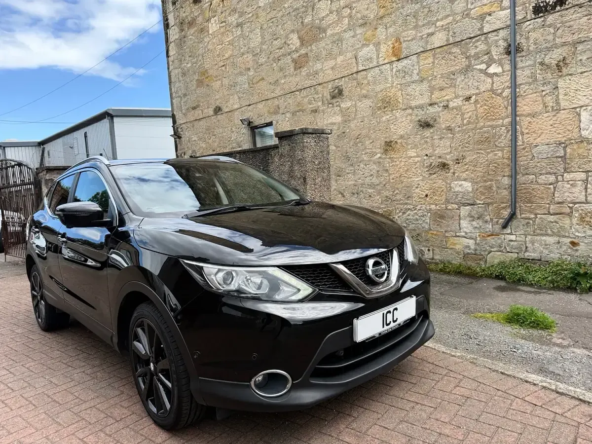 Used Nissan Qashqai Tekna 110 HP (80 kW) 2016 Black SUV