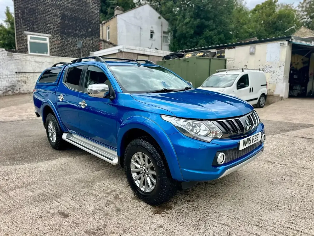 Used Mitsubishi L200 181 HP (133 kW) 2019 Blue Pickup