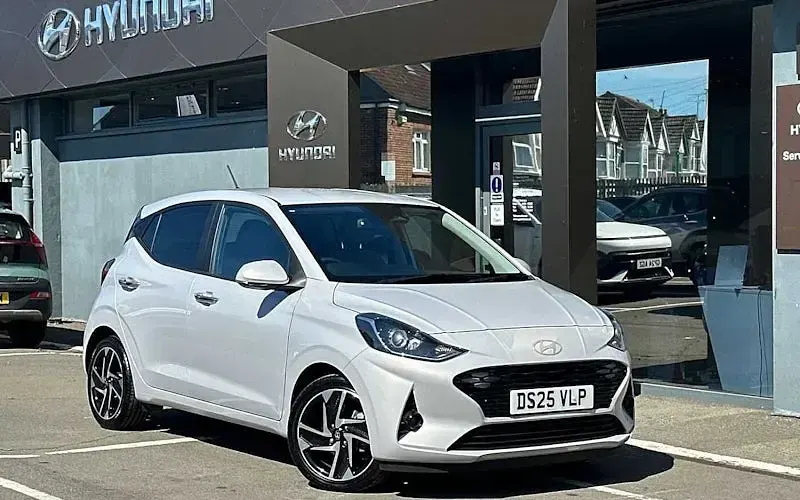 Used Hyundai i10 Premium 63 HP (46 kW) 2025 Hatchback