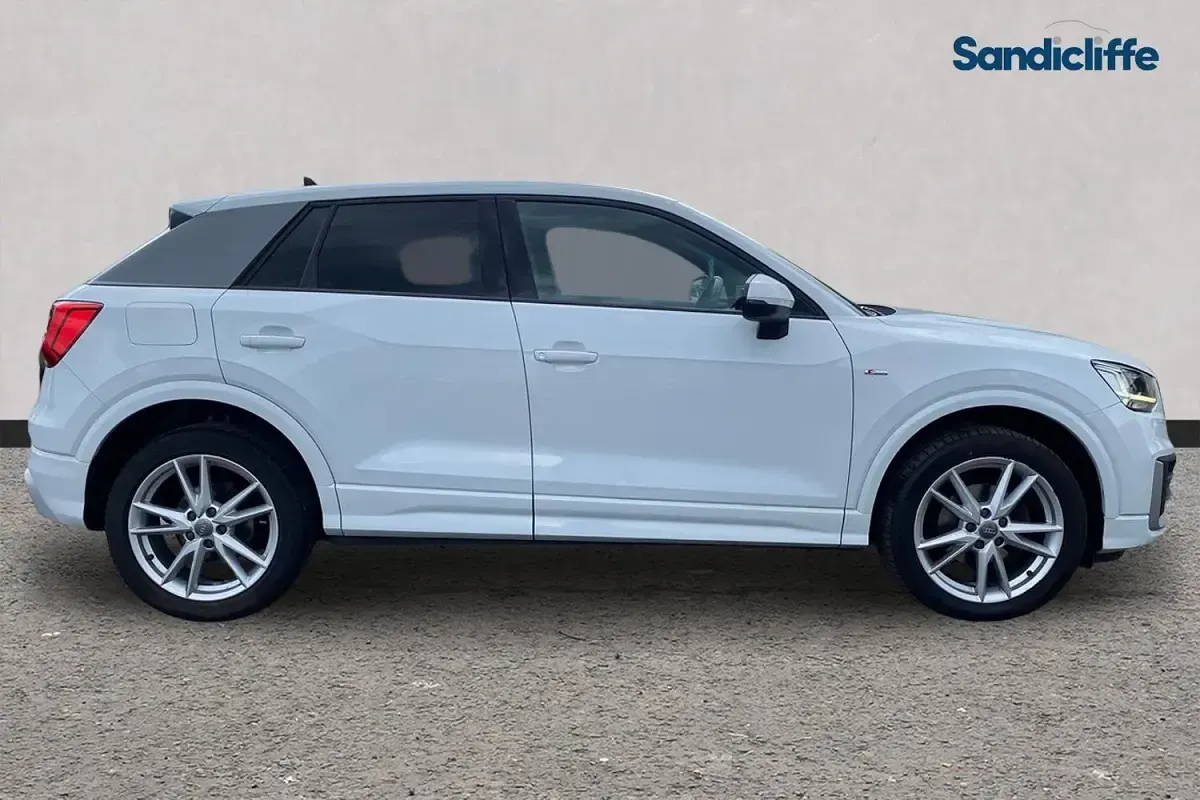 Używany Audi Q2 S-Line 116 KM (85 kW) 2019 Biały SUV