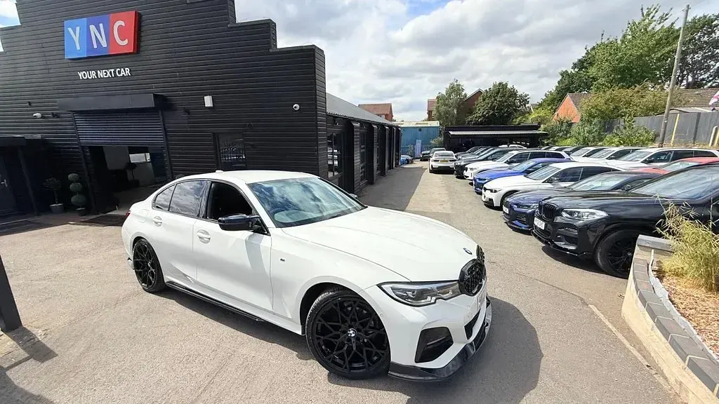 Used BMW 318 M Sport 2022 White Sedan
