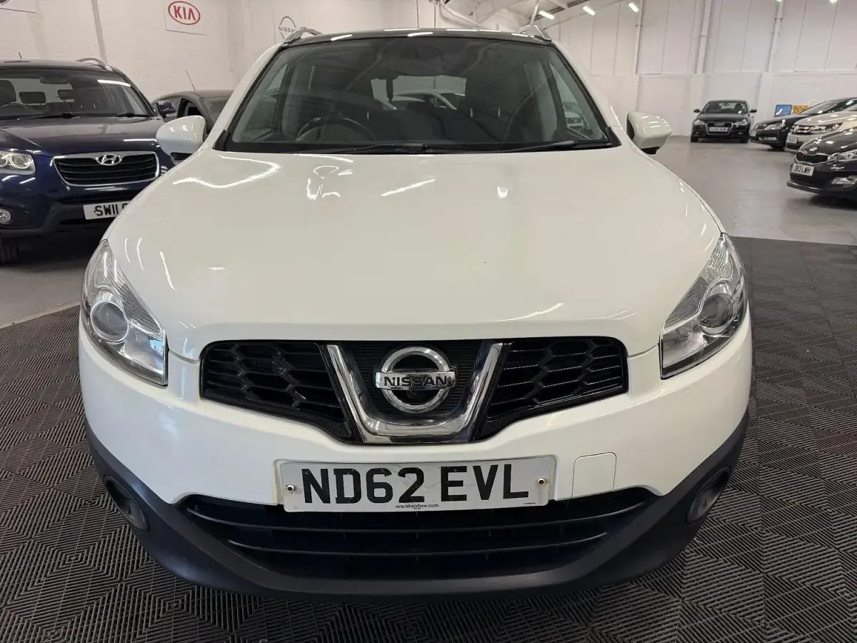 Used Nissan Qashqai N-TEC 2012 White SUV