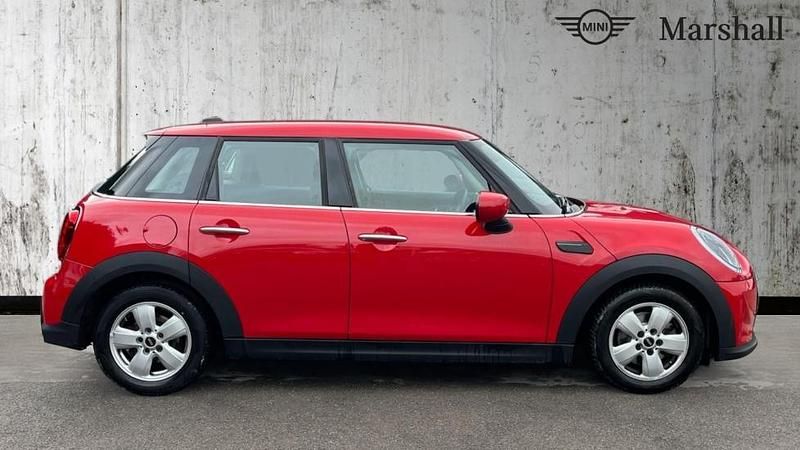 Used Mini Cooper Classic 136 HP (100 kW) 2022 Chili red Hatchback