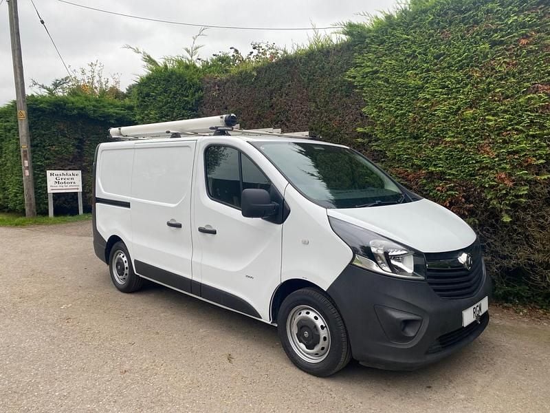 Used Vauxhall Vivaro 90 HP (66 kW) 2016 White MPV