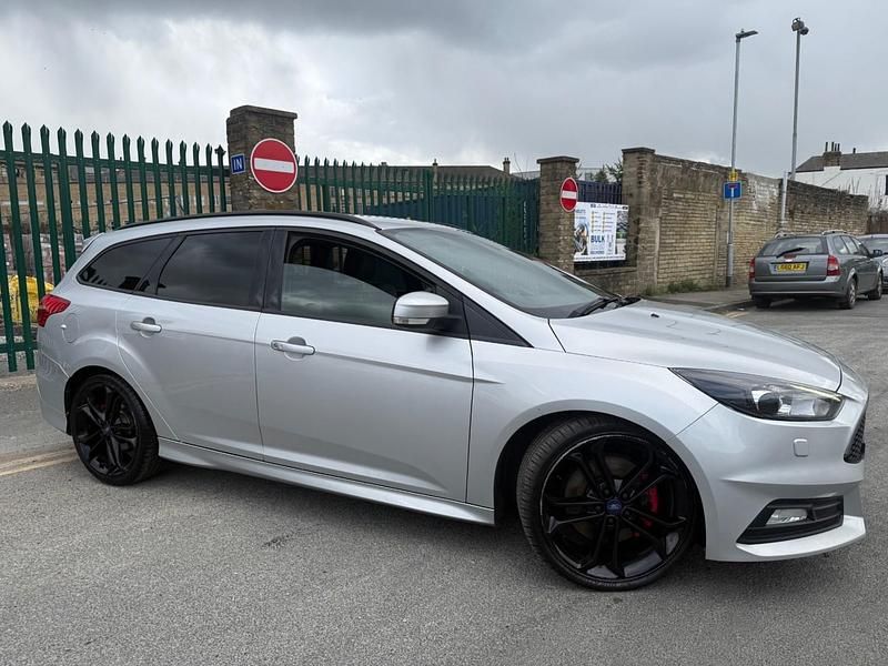 Used Ford Focus ST 2015 Silver Estate