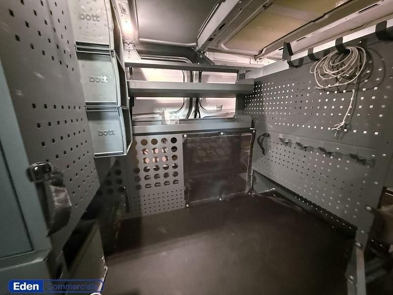 Used Ford Transit Custom Limited 130 HP (95 kW) 2020 Silver Van