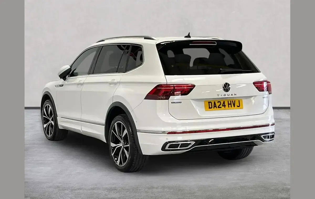 Used VW Tiguan Allspace R-line 150 HP (110 kW) 2024 White SUV