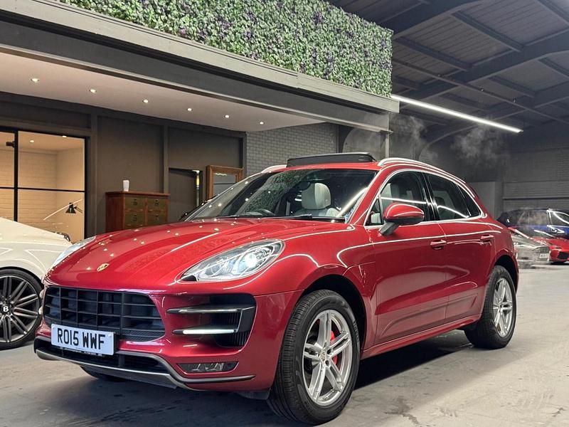 Used Porsche Macan Turbo 400 HP (294 kW) 2015 Red SUV
