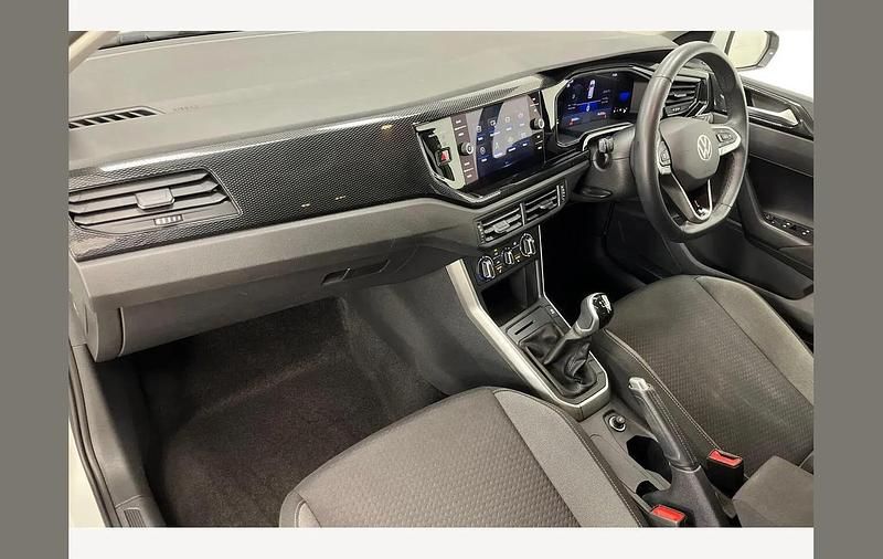 Used VW Polo Life 80 HP (58 kW) 2023 White Hatchback