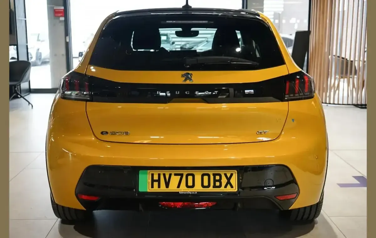 Used Peugeot e-208 GT 100 kW (136 HP) 2021 Yellow Hatchback