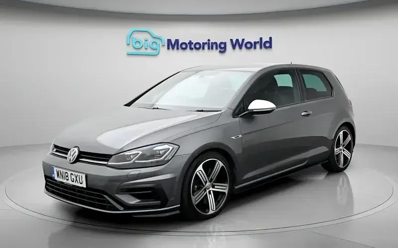 Begagnad VW Golf VII R 310 HK (228 kW) 2018 Grå Halvkombi