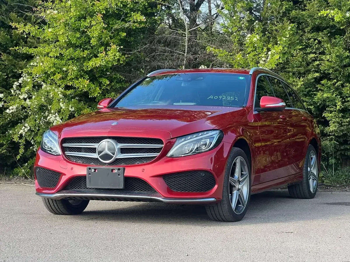 Used Mercedes C200 Edition 184 HP (135 kW) 2014 Red Estate