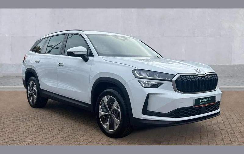 Moon white metallic New 2025 Skoda Kodiaq SE SUV | £33,490 (Super price) - Image 1/4