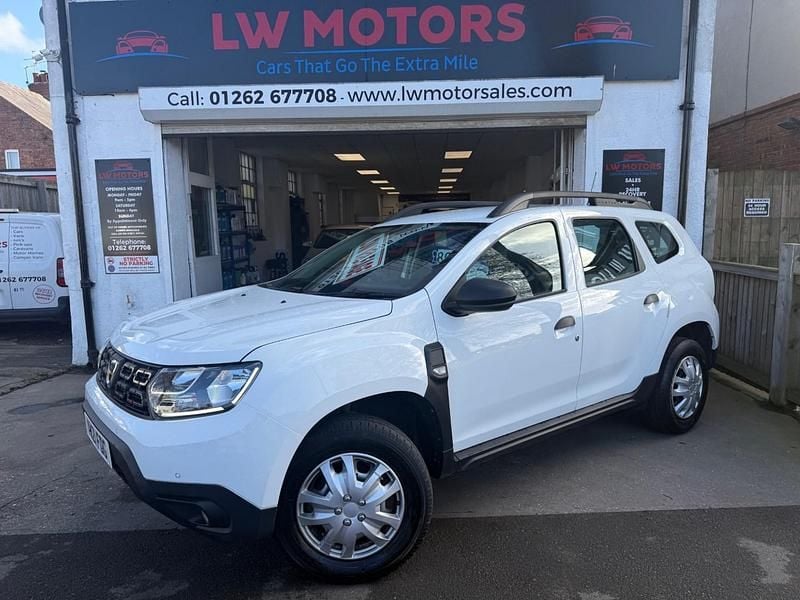 Used Dacia Duster Essentiel 100 HP (73 kW) 2021 White SUV