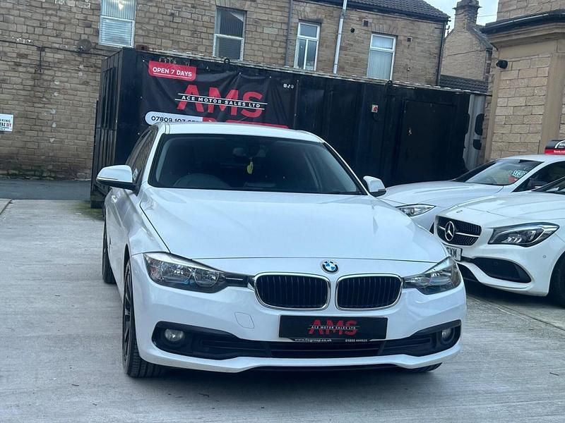 Used BMW 318 Comfort Edition 2015 White Sedan