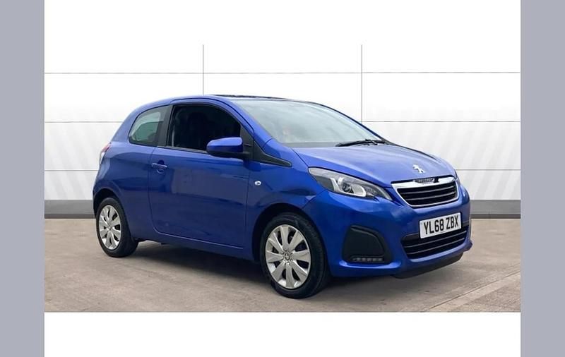 Used Peugeot 108 Active 72 HP (52 kW) 2019 Blue Hatchback