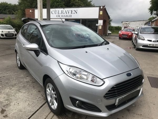 Silver Used 2015 Ford Fiesta Zetec Hatchback | £4,895 (Fair price) - Image 1/1