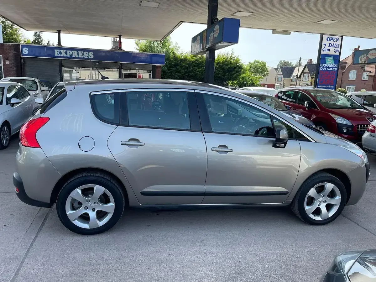 Used Peugeot 3008 Sport 112 HP (82 kW) 2012 Grey Estate
