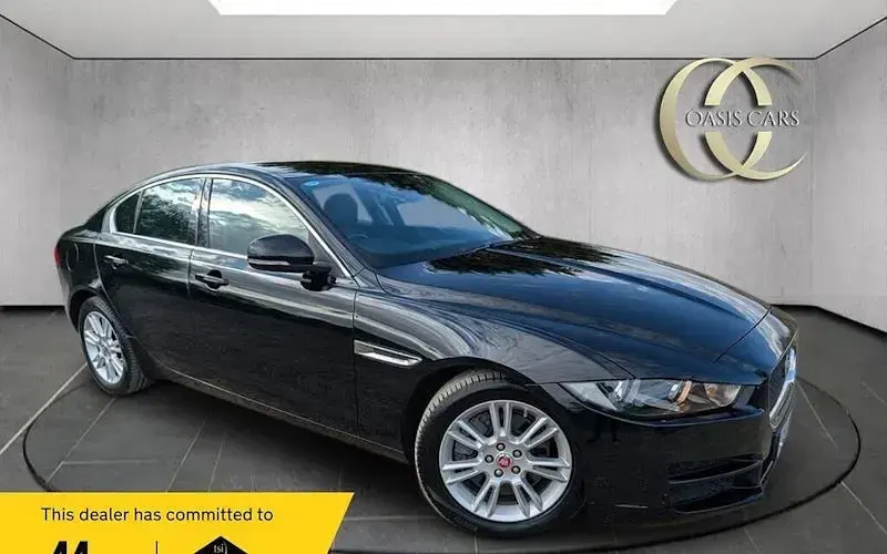 Begagnad Jaguar XE Ingenium 200 HK (147 kW) 2019 Sedan