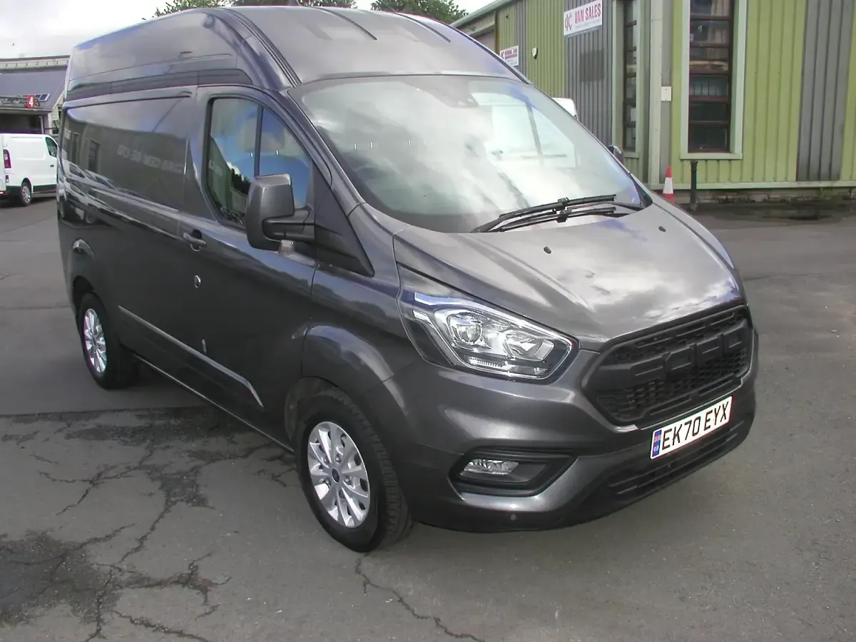 Used Ford Transit Custom Limited 130 HP (95 kW) 2020 White Van