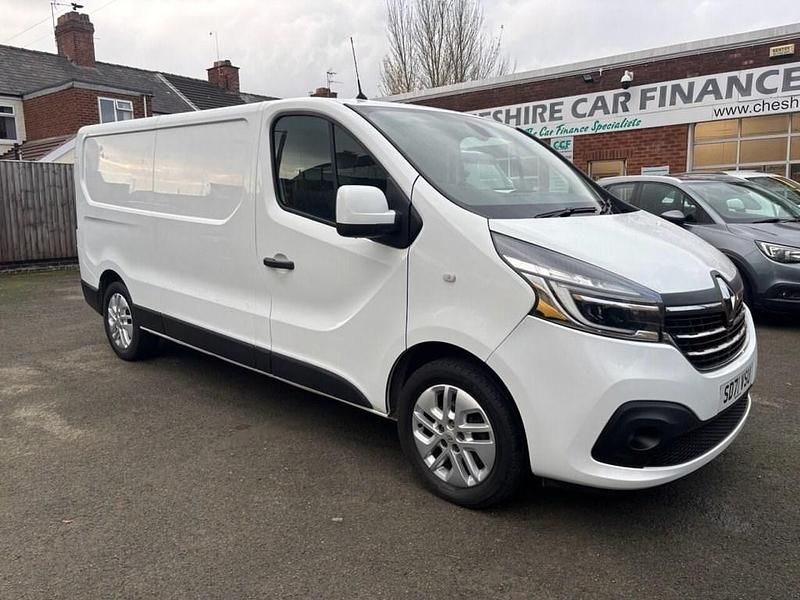 White Used 2021 Renault Trafic Van | £14,995 (Good price) - Image 1/4