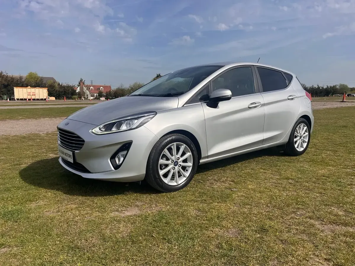 Used Ford Fiesta Titanium 125 HP (91 kW) 2021 Silver Hatchback