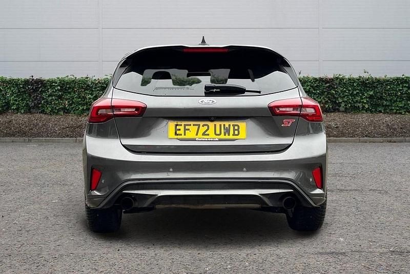 Begagnad Ford Focus ST 2022 Grå Halvkombi