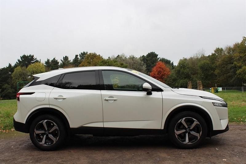 Used Nissan Qashqai N-Connecta 2024 White SUV