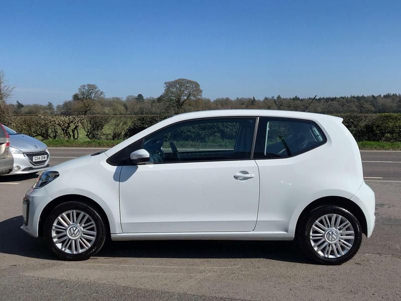 Used VW up! move up! 60 HP (44 kW) 2018 White Hatchback
