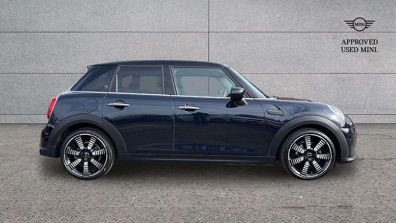 Used Mini Cooper Exclusive 134 HP (98 kW) 2022 Black Hatchback