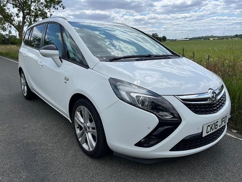 White Used 2016 Vauxhall Zafira SRi MPV | £1,250 - Image 1/4