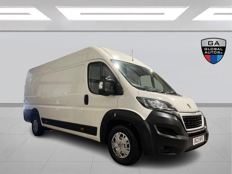 Used Peugeot Boxer 140 HP (102 kW) 2021 White Van