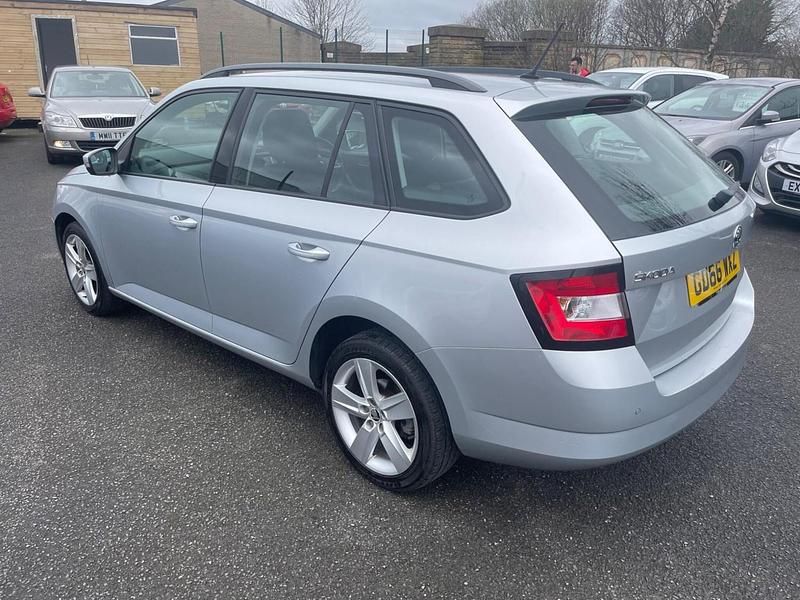 Usado Skoda Fabia SE L 2017 Prateado Carrinha
