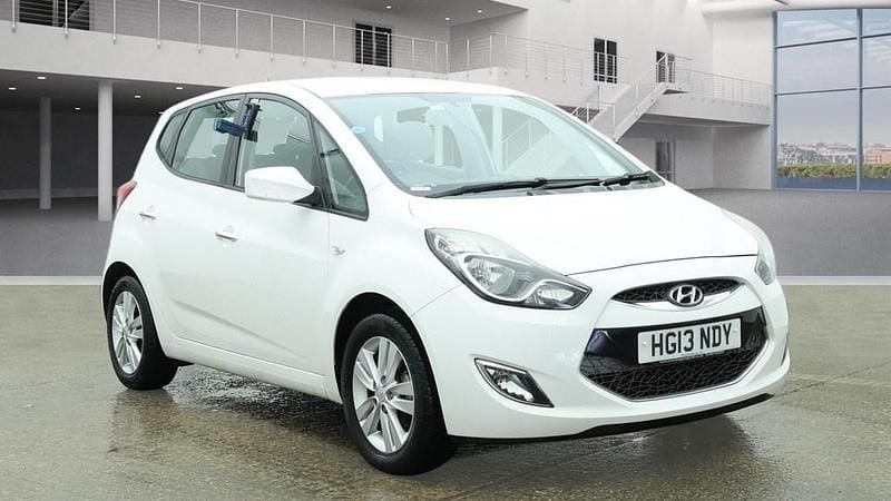 Used Hyundai ix20 Active 90 HP (66 kW) 2013 White Hatchback