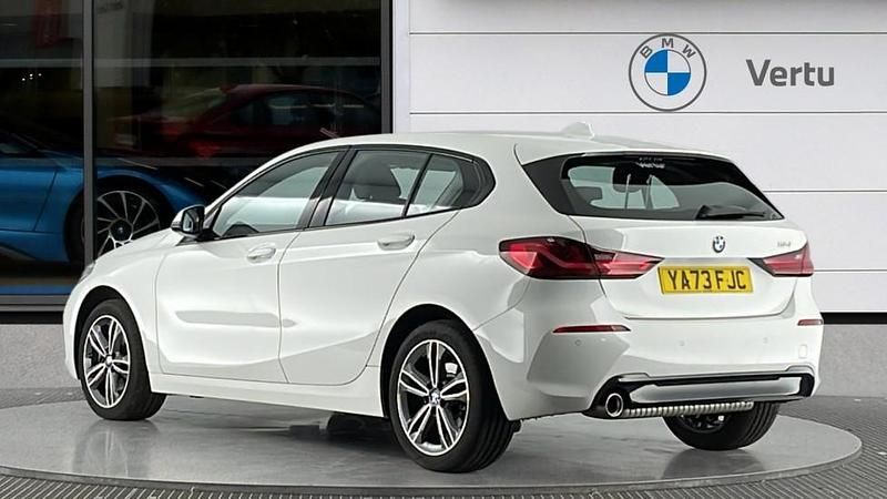 Used BMW 118 Sport Line 136 HP (100 kW) 2023 White Hatchback