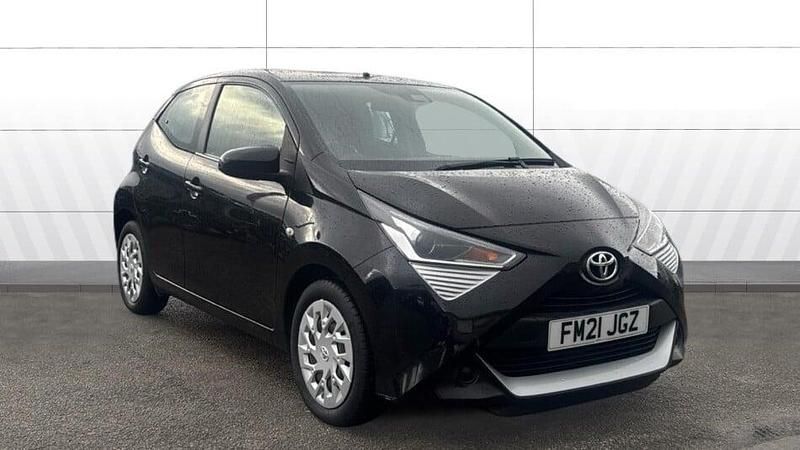 Used Toyota Aygo X-play 72 HP (52 kW) 2021 Hatchback