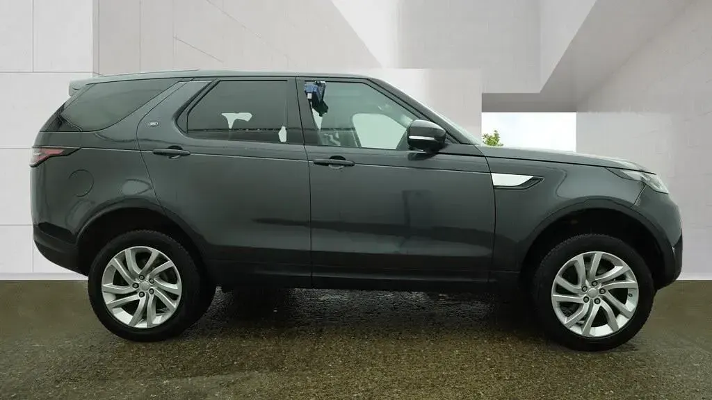 Used Land Rover Discovery HSE 258 HP (189 kW) 2017 Grey SUV