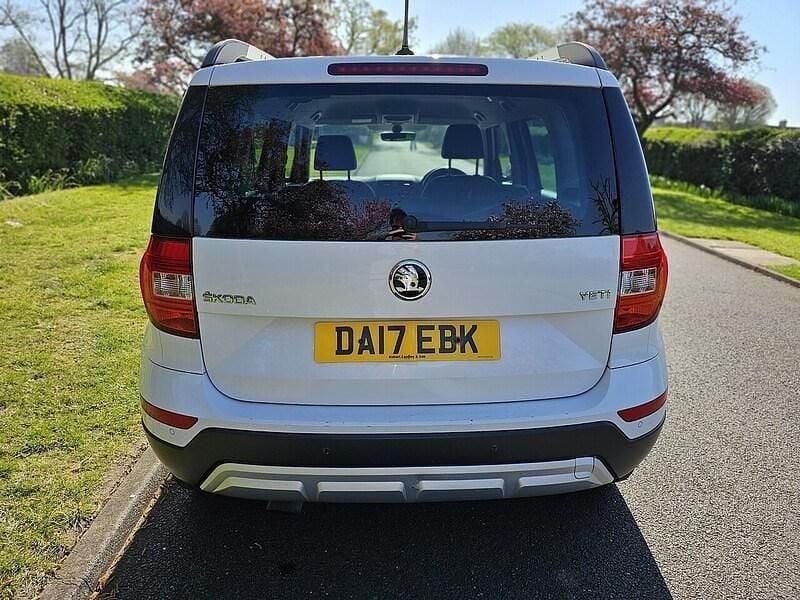 Used Skoda Yeti Drive 110 HP (80 kW) 2017 White SUV