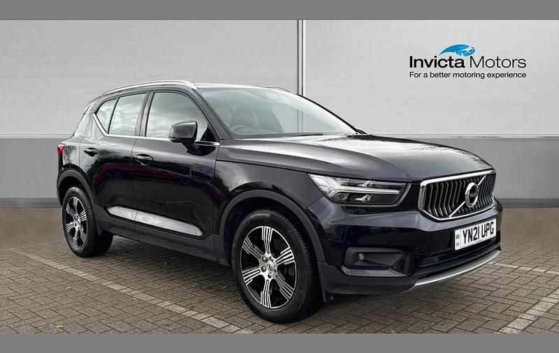 Onyx black metallic Used 2021 Volvo XC40 Inscription SUV | £23,850 (Fair price) - Image 1/4